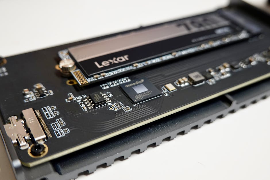 컴퓨터용 고성능 NVMe SSD와 부품 구성