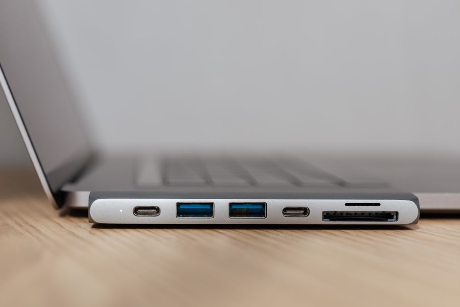 💻 노트북/태블릿 느려지고 과열되는 진짜 이유? USB-C 허브/독 스테이션이 생산성을 갉아먹는 숨은 문제 5가지와 초간단 해결책