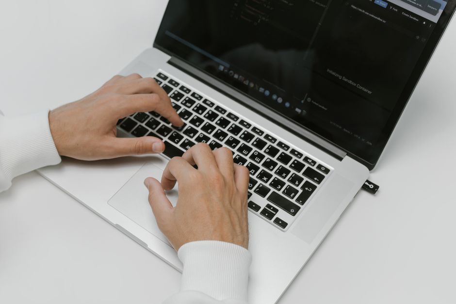 💻 USB 꽂자마자 '엉뚱한 앱'이 자동 실행? [개인정보 유출/시간 낭비] 막는 숨은 설정 5가지
